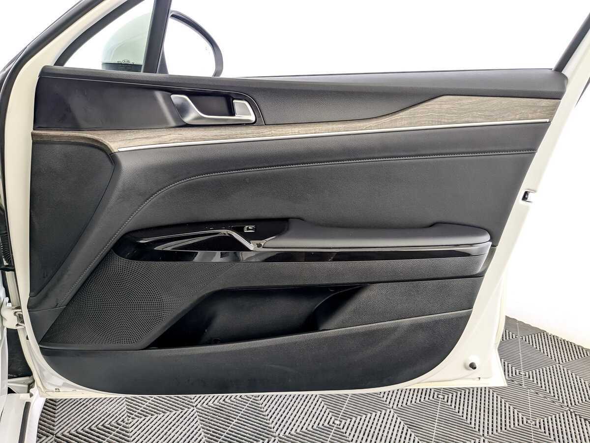 Купить Kia K5 с пробегом. Фото: #15