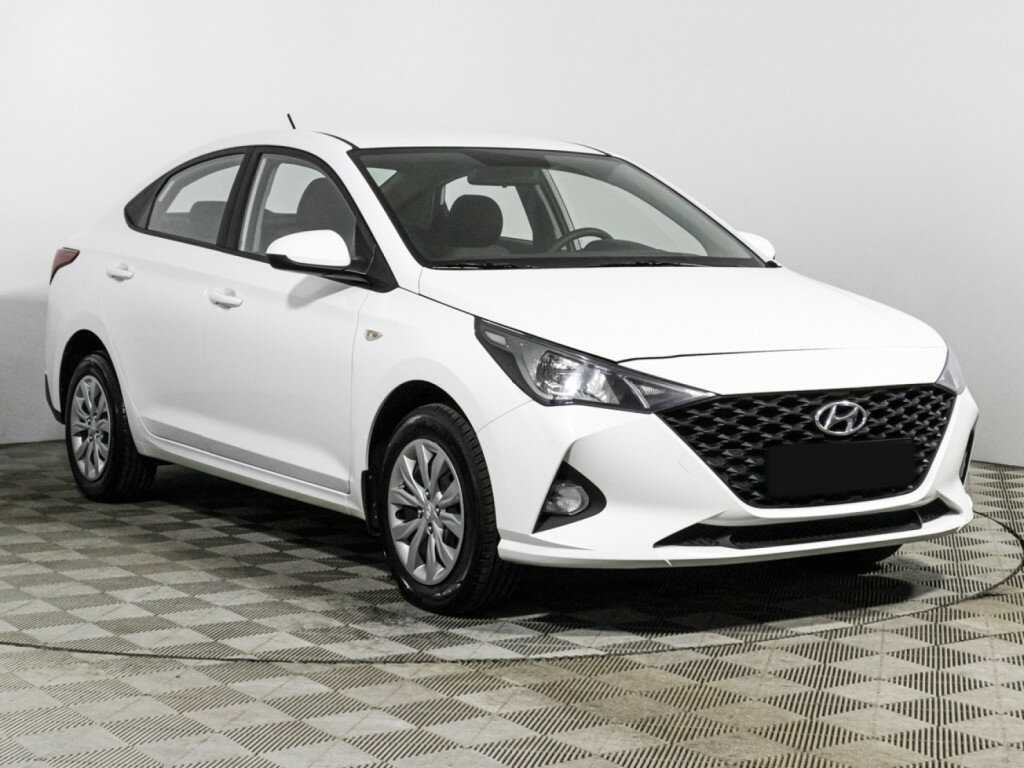 Купить Hyundai Solaris с пробегом. Фото: #2