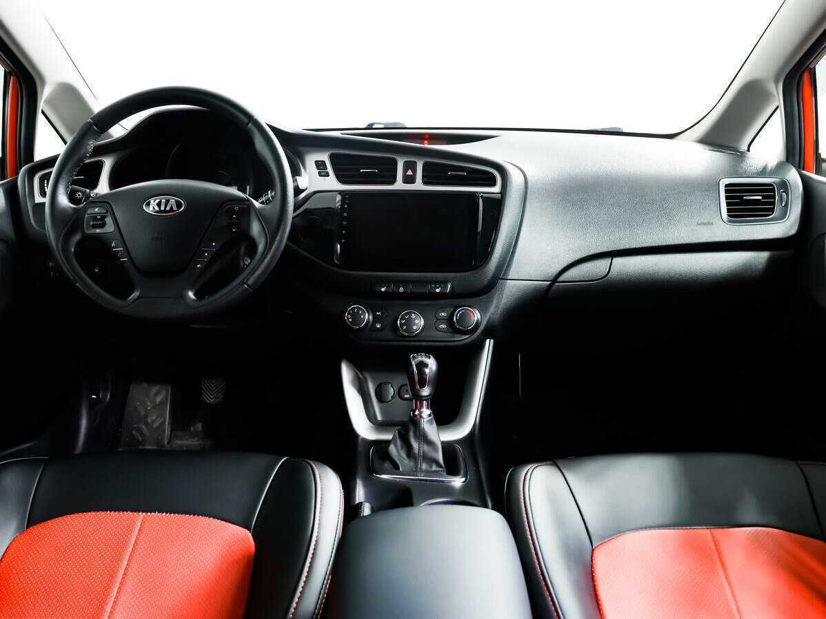 Купить Kia Ceed с пробегом. Фото: #8