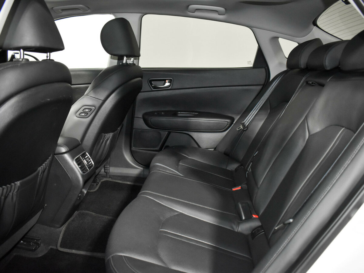 Купить Kia K5 с пробегом. Фото: #10