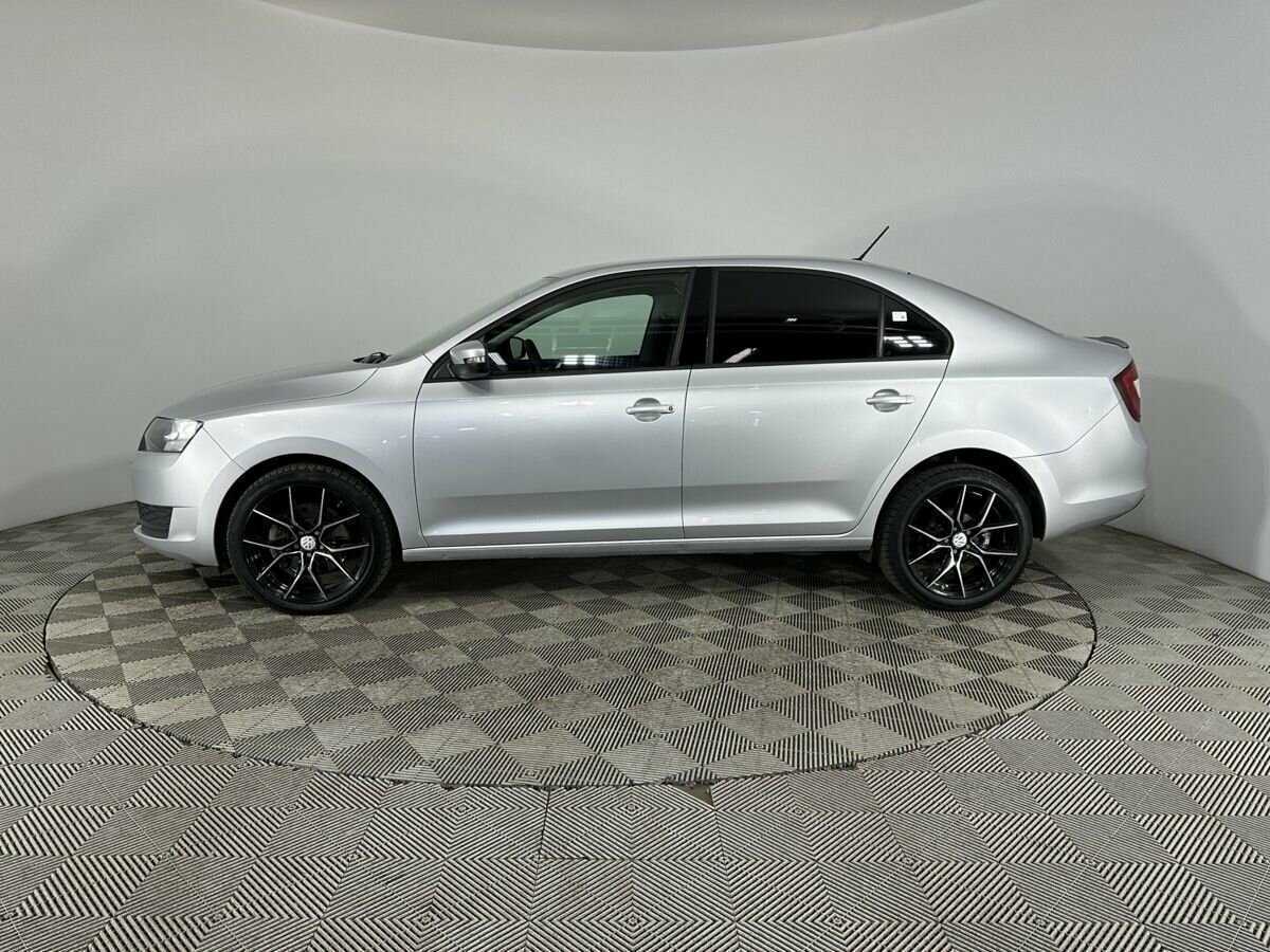 Купить Skoda Rapid с пробегом. Фото: #4
