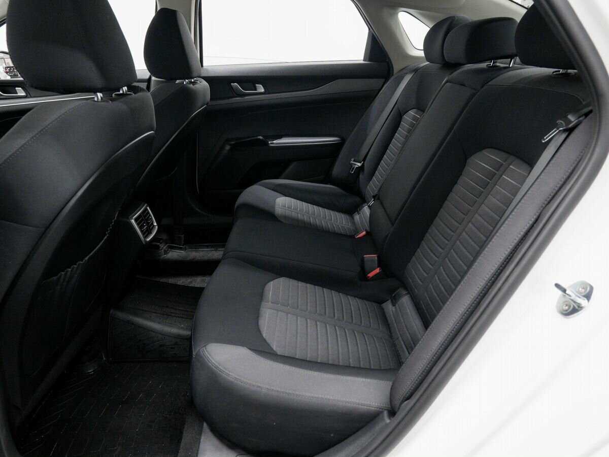 Купить Kia K5 с пробегом. Фото: #11