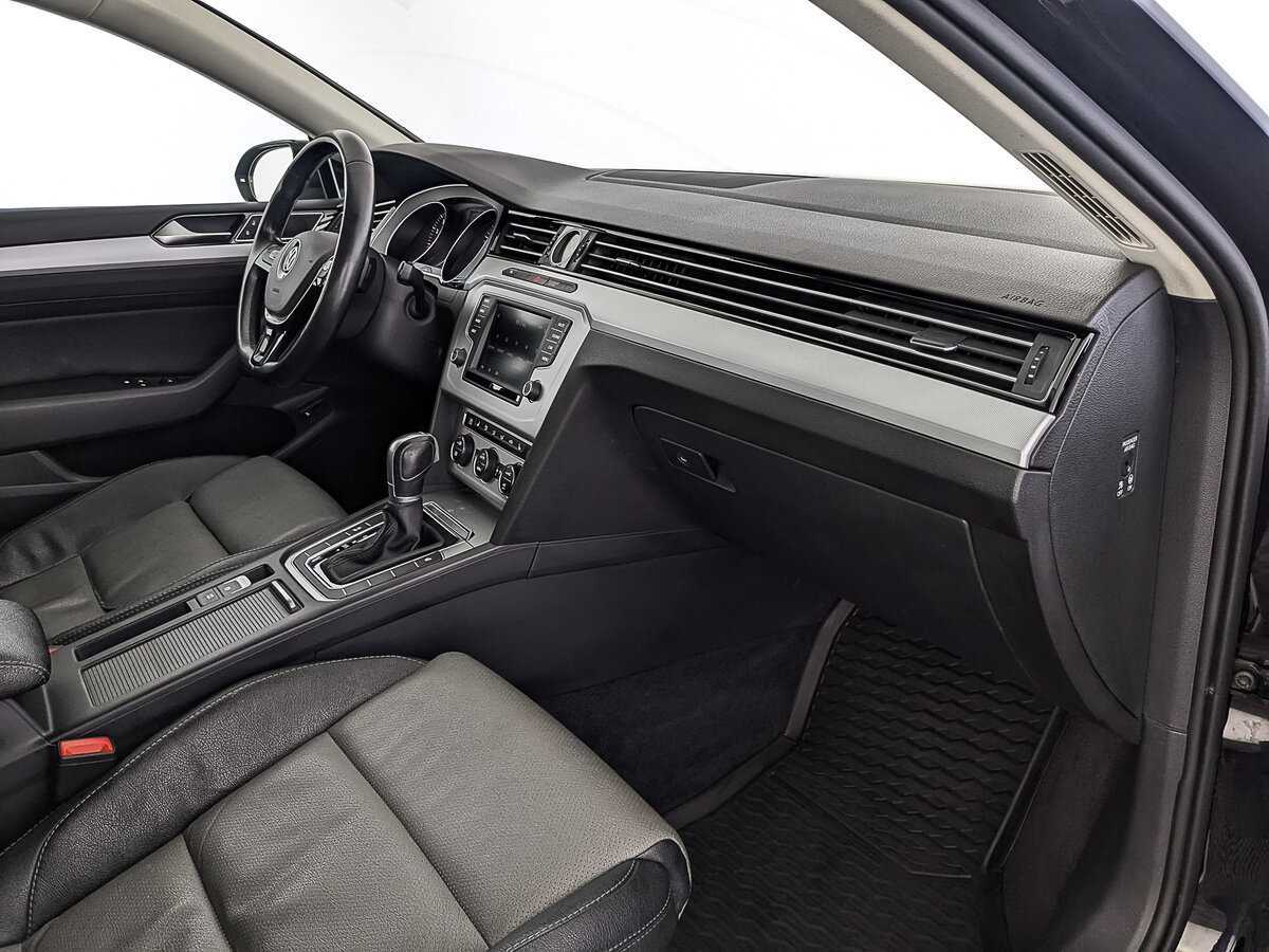 Купить Volkswagen Passat с пробегом. Фото: #10