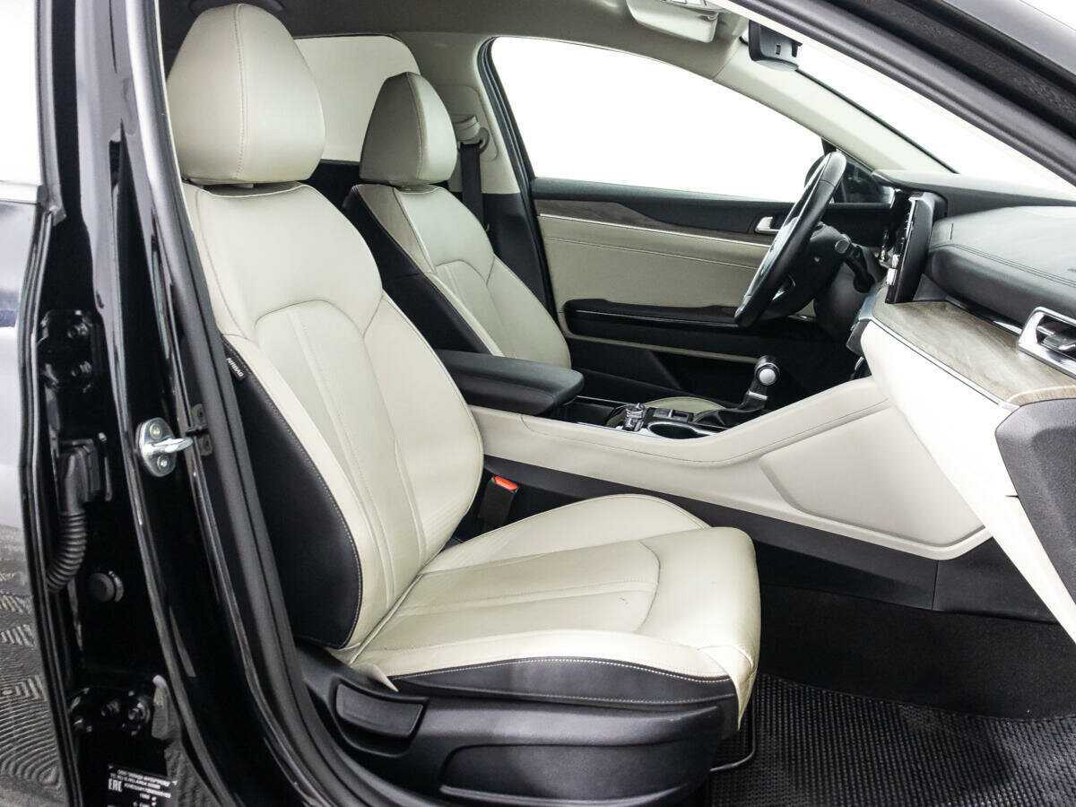 Купить Kia K5 с пробегом. Фото: #24