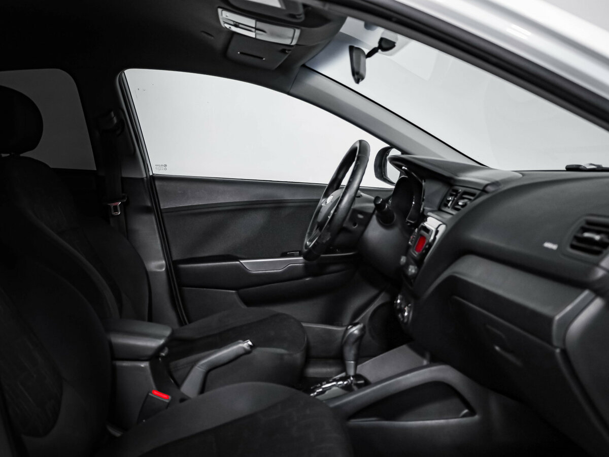 Купить Kia Rio с пробегом. Фото: #16