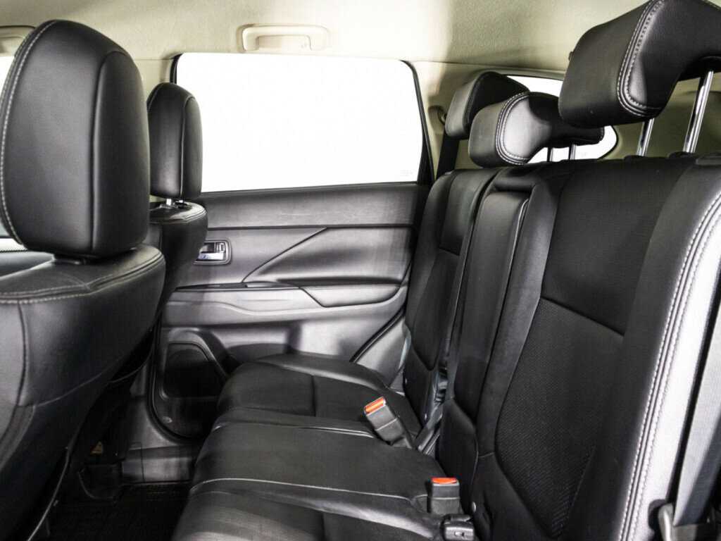 Купить Mitsubishi Outlander с пробегом. Фото: #9