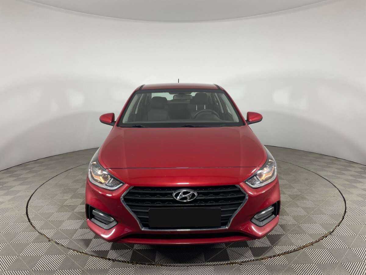 Купить Hyundai Solaris с пробегом. Фото: #1