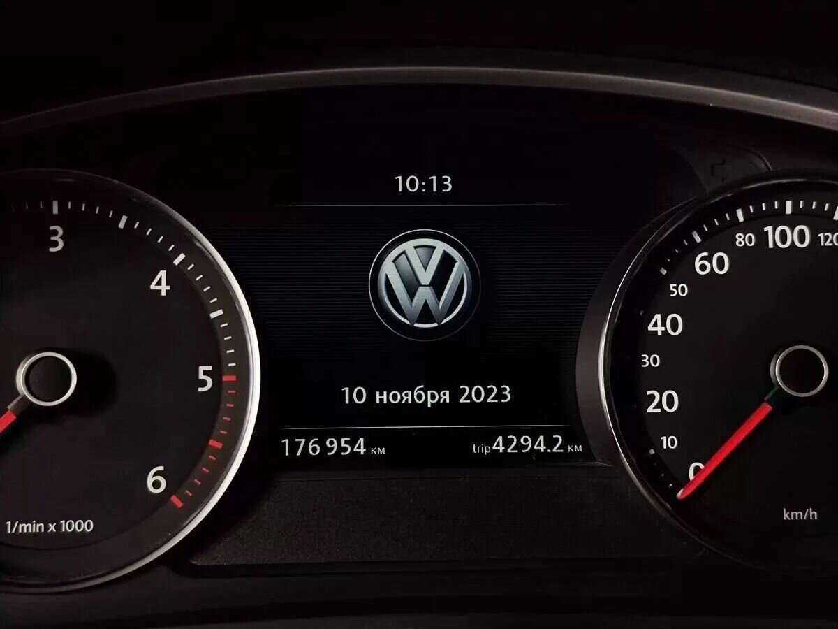 Купить Volkswagen Touareg с пробегом. Фото: #6