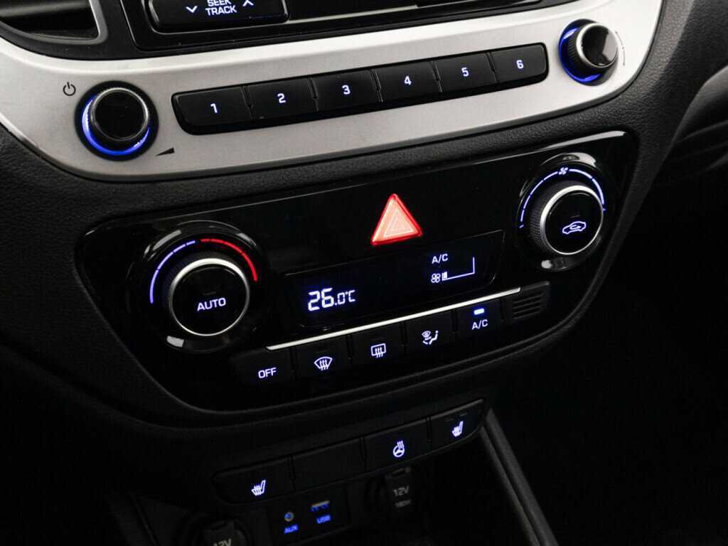 Купить Hyundai Solaris с пробегом. Фото: #13