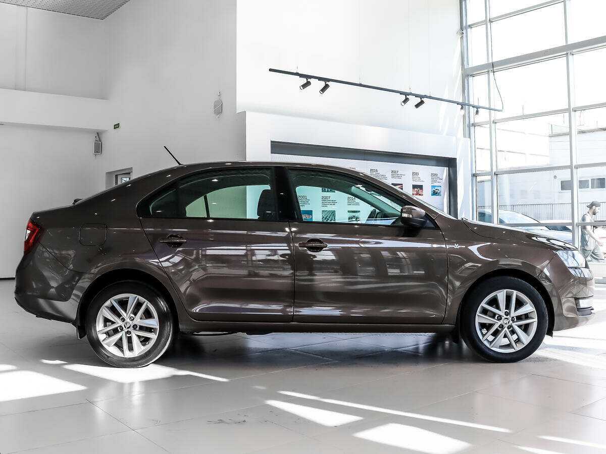 Купить Skoda Rapid с пробегом. Фото: #3