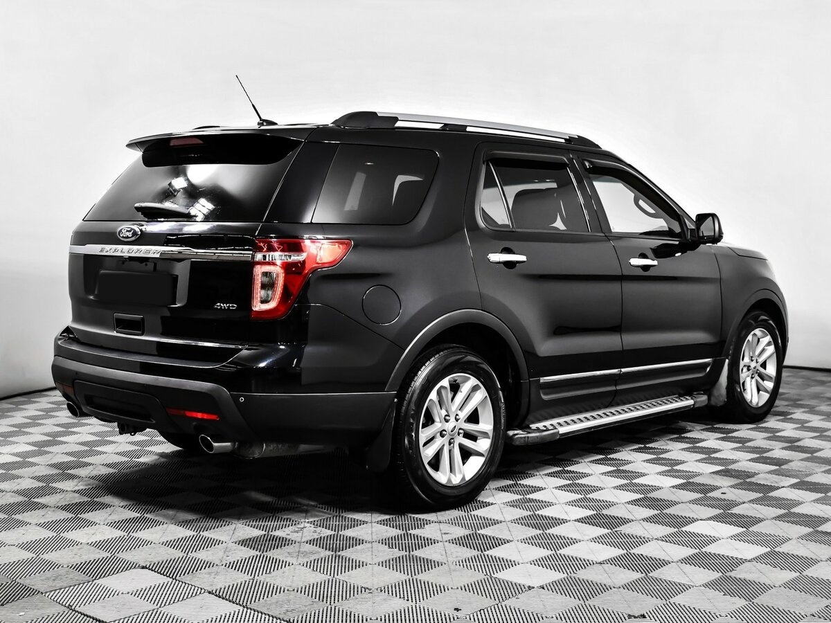 Купить Ford Explorer с пробегом. Фото: #3