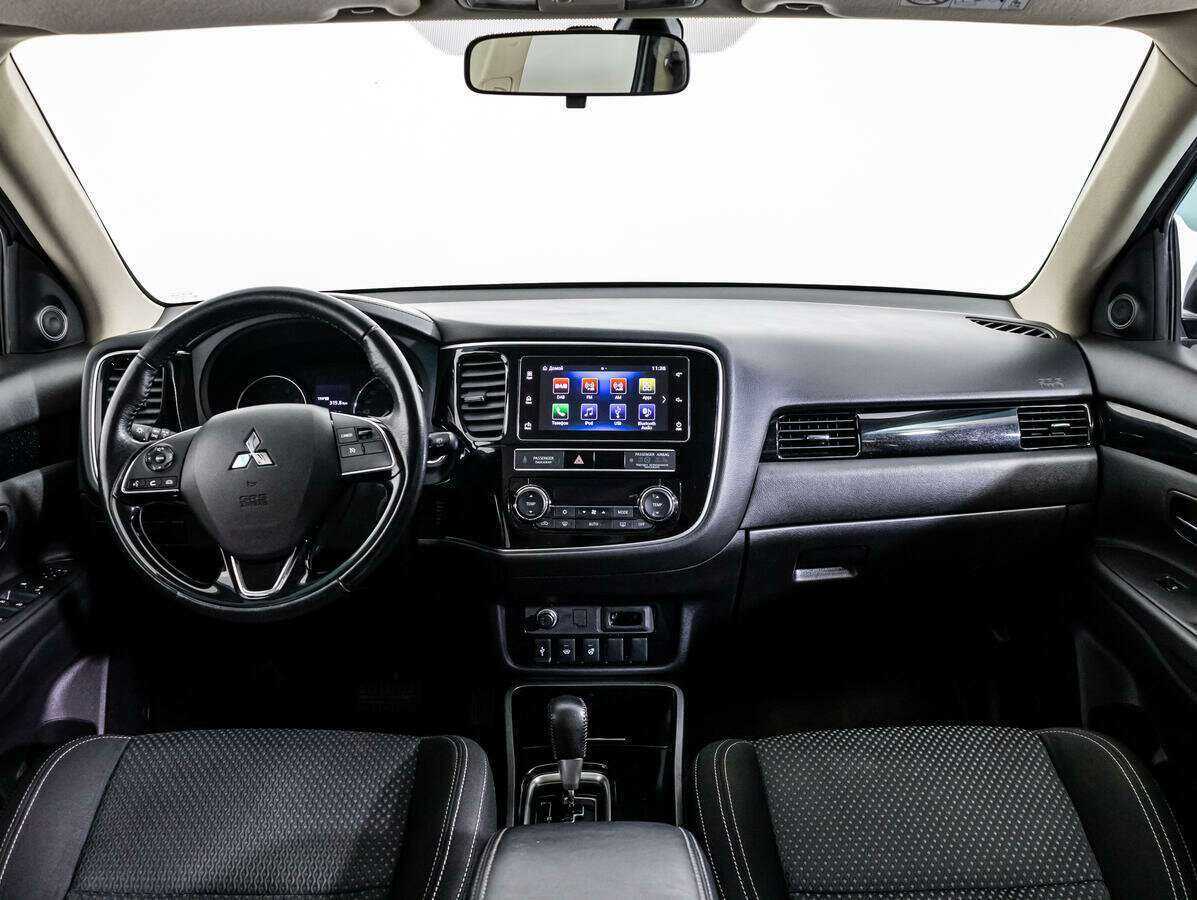Купить Mitsubishi Outlander с пробегом. Фото: #10