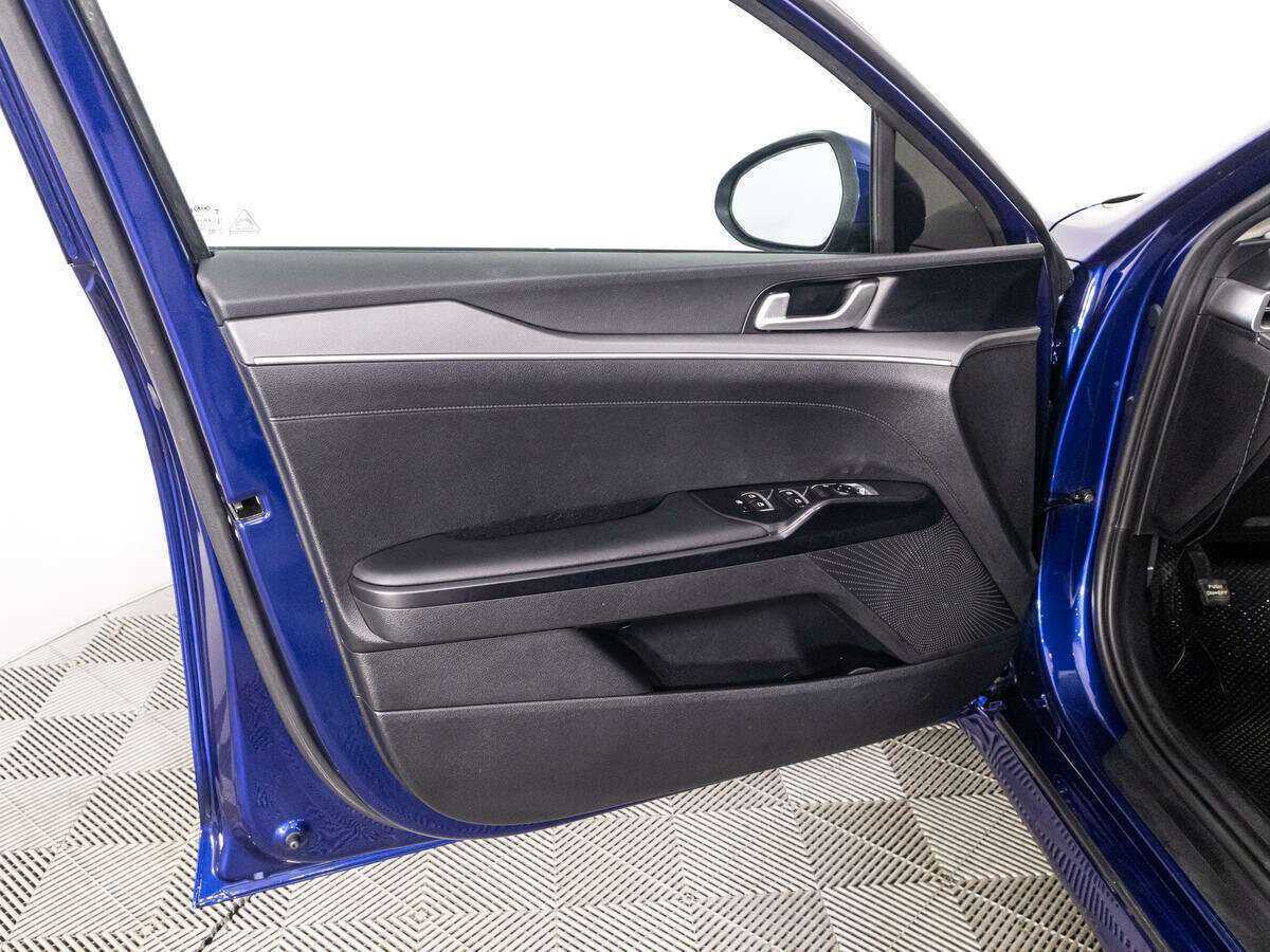 Купить Kia K5 с пробегом. Фото: #23