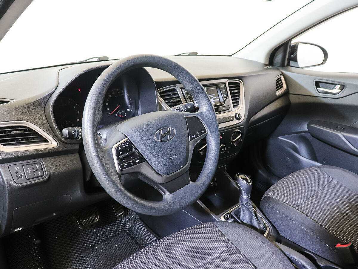 Купить Hyundai Solaris с пробегом. Фото: #11