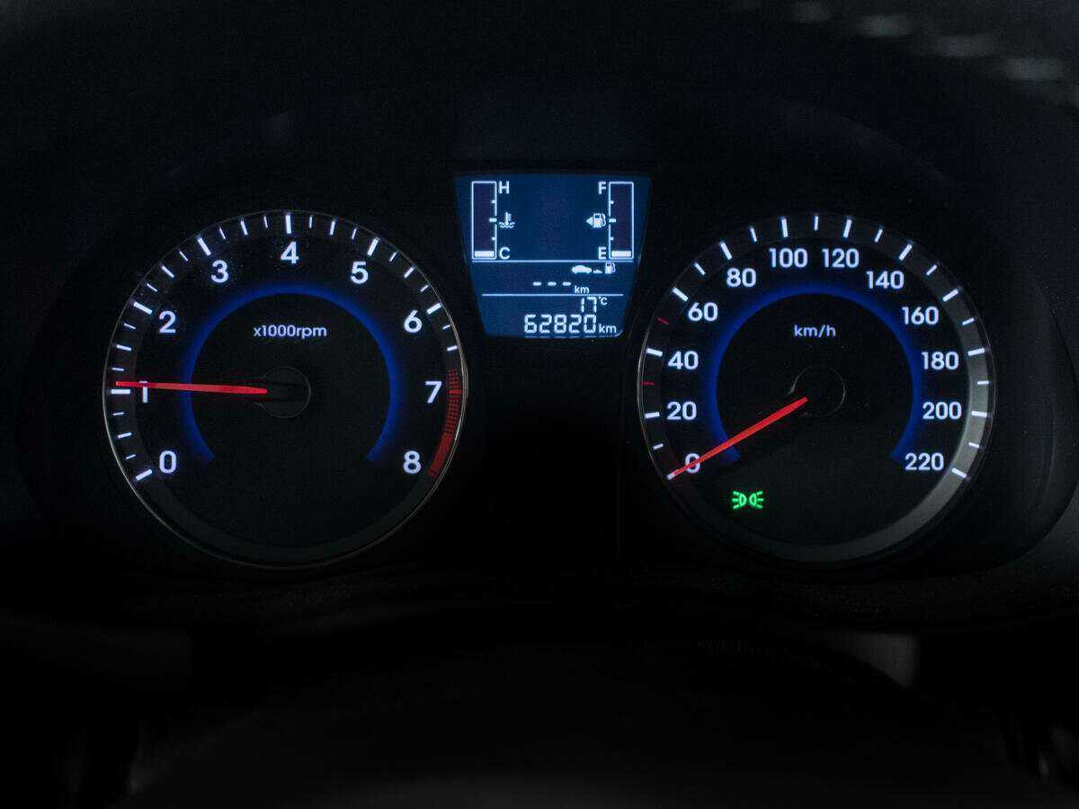 Купить Hyundai Solaris с пробегом. Фото: #10