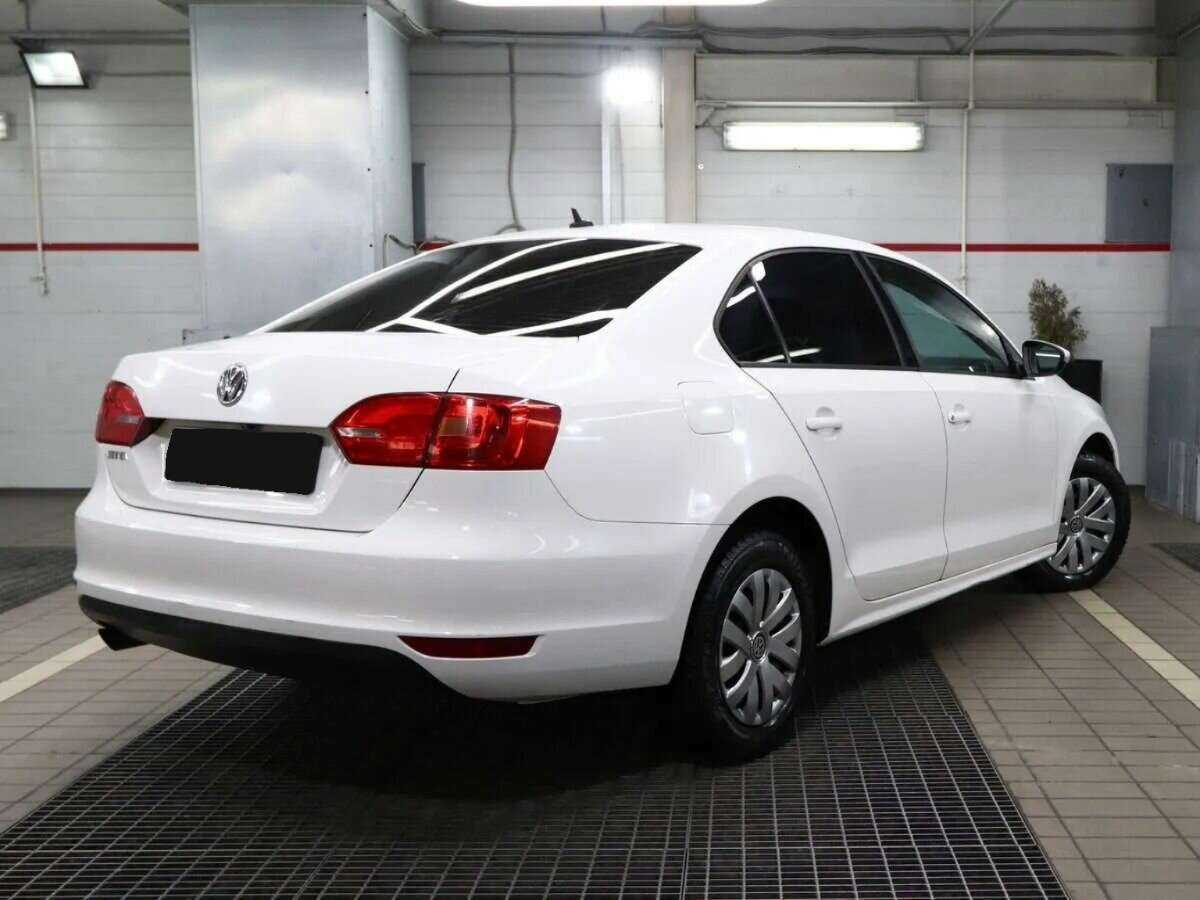 Купить Volkswagen Jetta с пробегом. Фото: #1