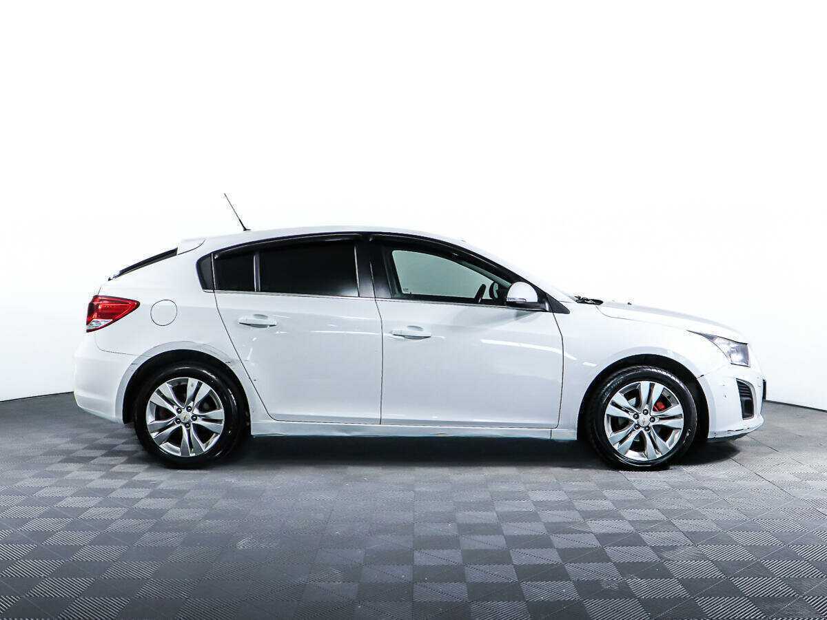 Купить Chevrolet Cruze с пробегом. Фото: #2
