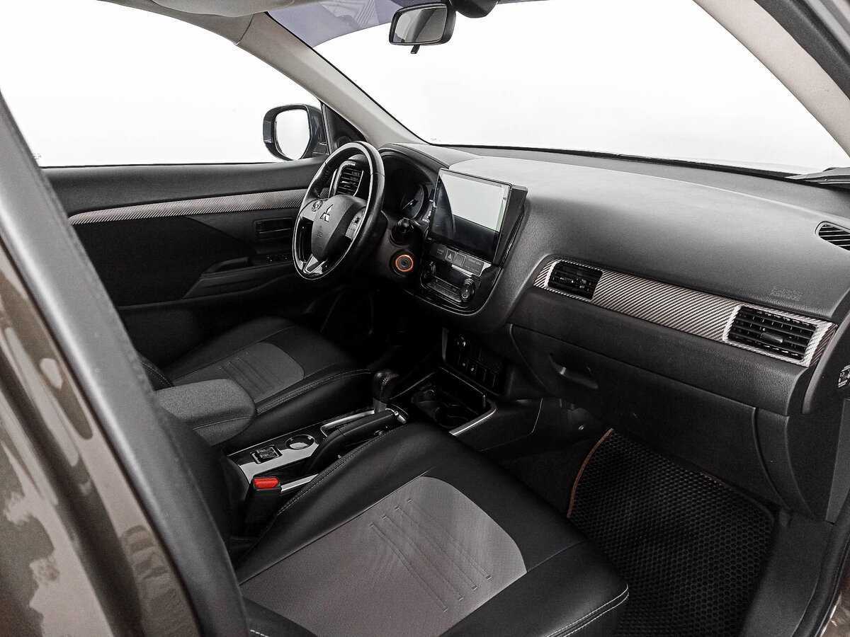 Купить Mitsubishi Outlander с пробегом. Фото: #9