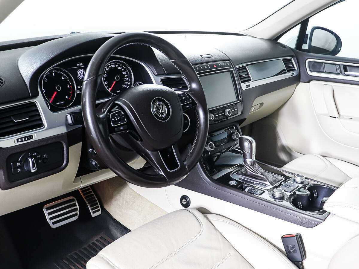 Купить Volkswagen Touareg с пробегом. Фото: #12