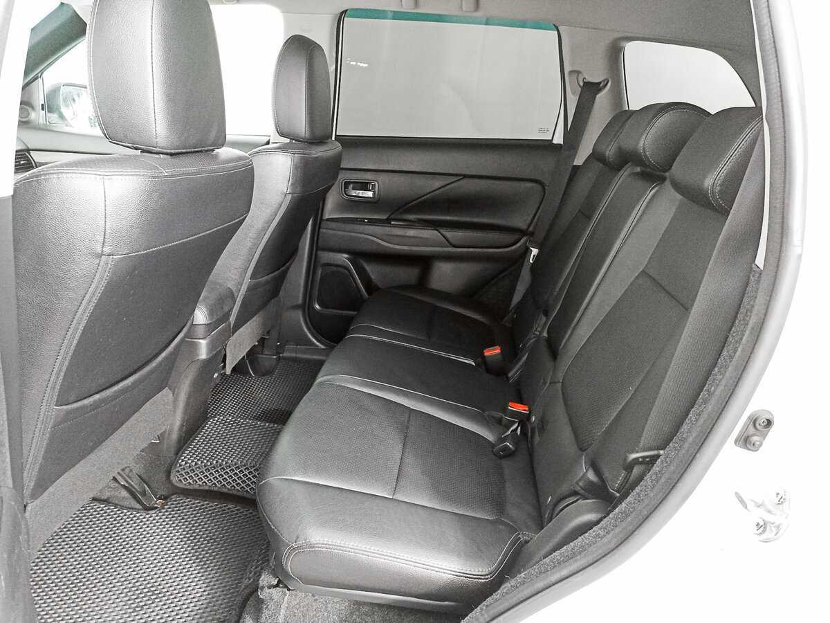 Купить Mitsubishi Outlander с пробегом. Фото: #9