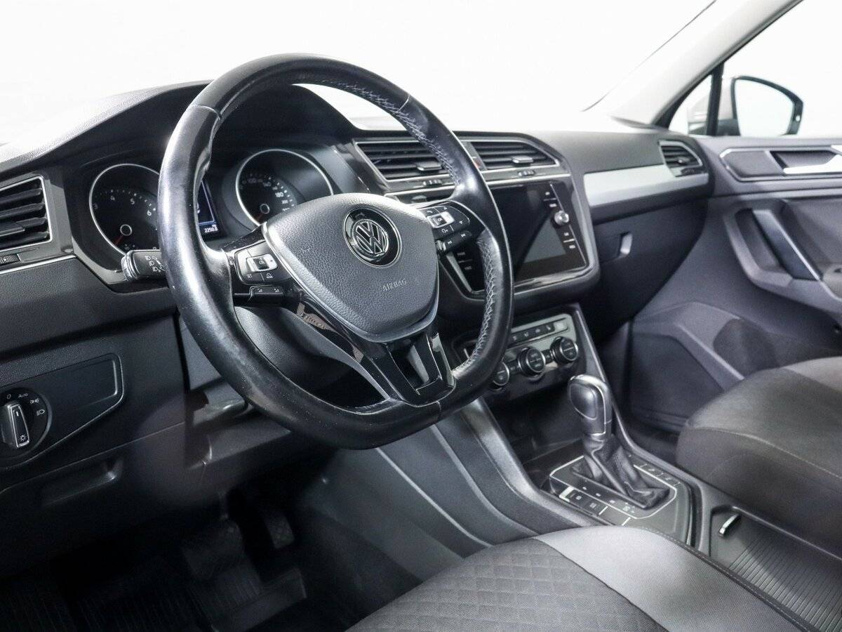 Купить Volkswagen Tiguan с пробегом. Фото: #10