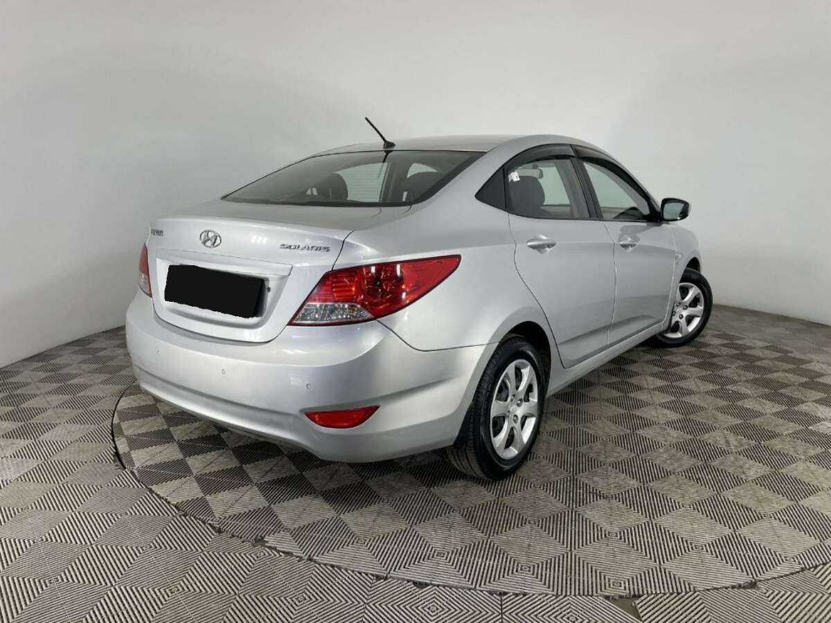 Купить Hyundai Solaris с пробегом. Фото: #5