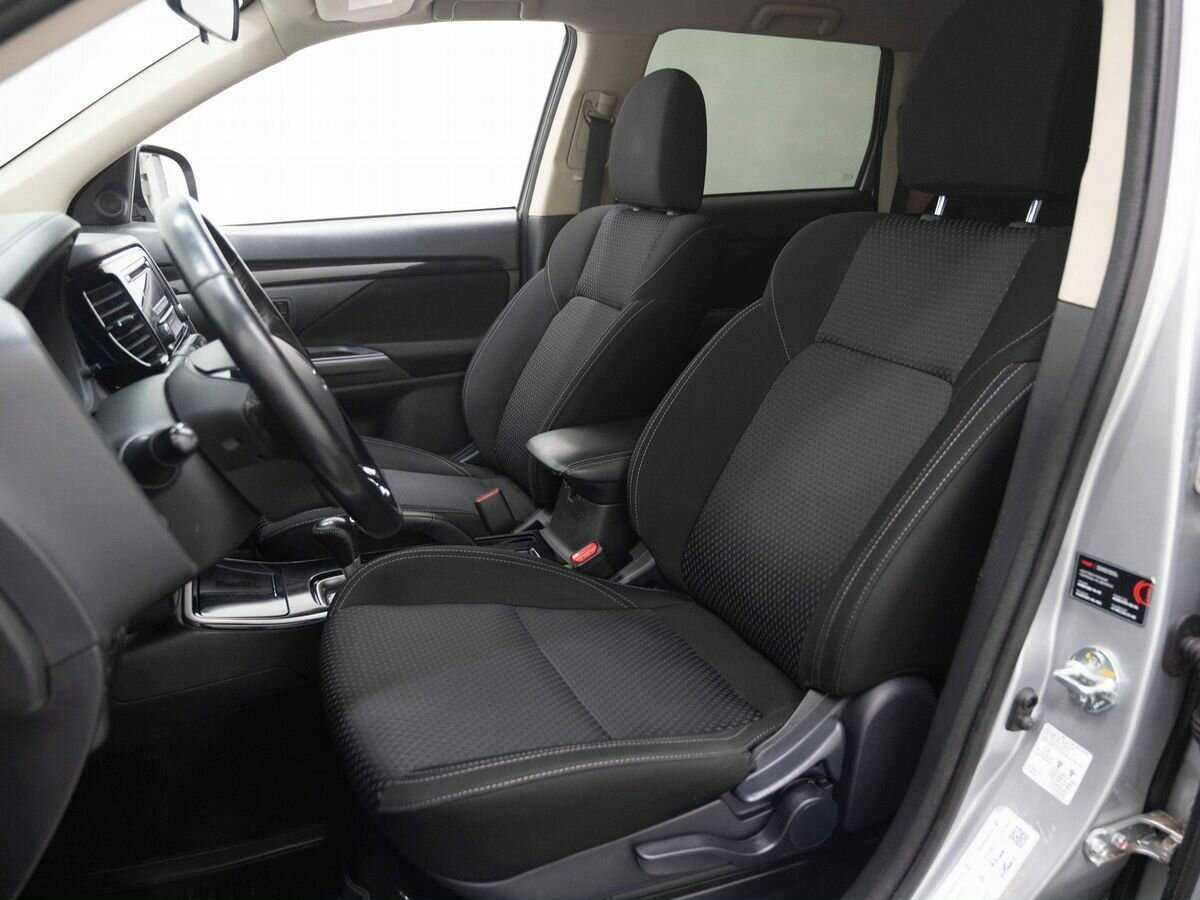 Купить Mitsubishi Outlander с пробегом. Фото: #7