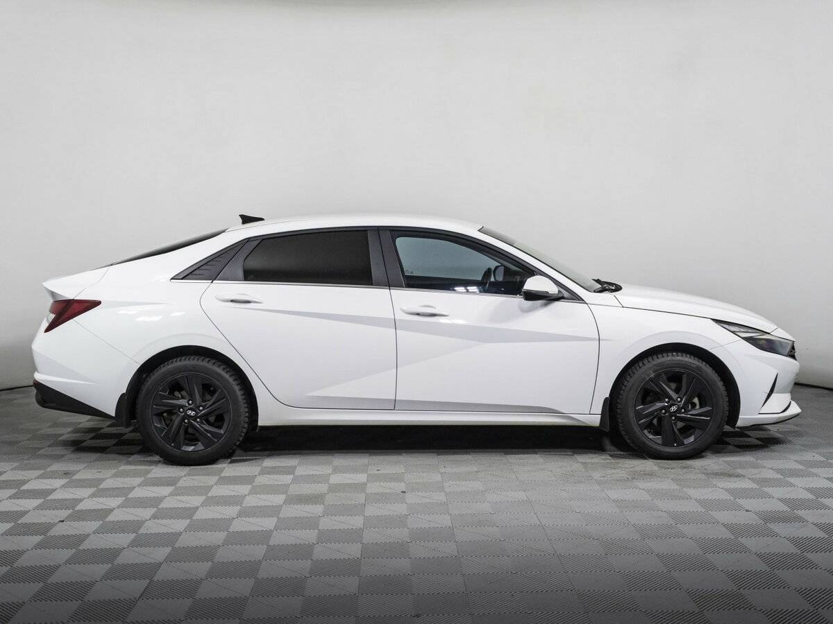 Купить Hyundai Elantra с пробегом. Фото: #3