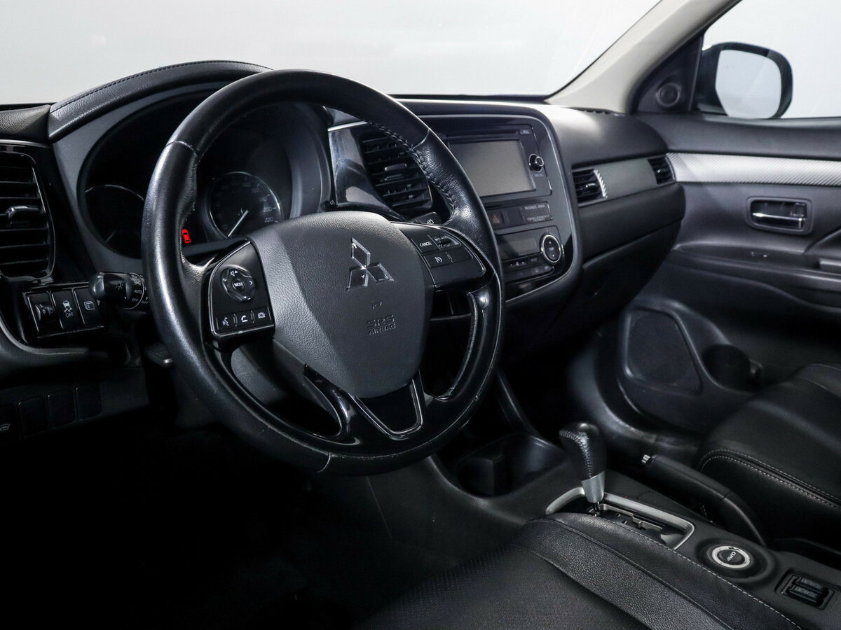 Купить Mitsubishi Outlander с пробегом. Фото: #13