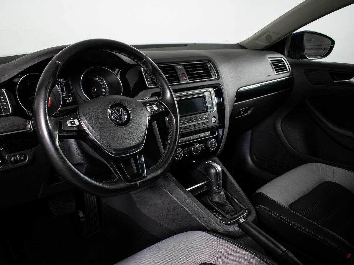 Купить Volkswagen Jetta с пробегом. Фото: #12