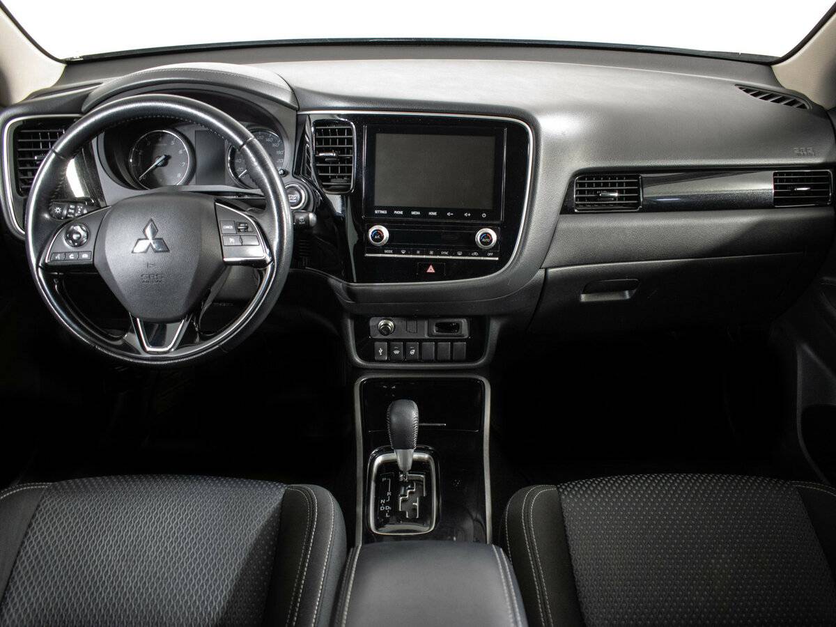 Купить Mitsubishi Outlander с пробегом. Фото: #11