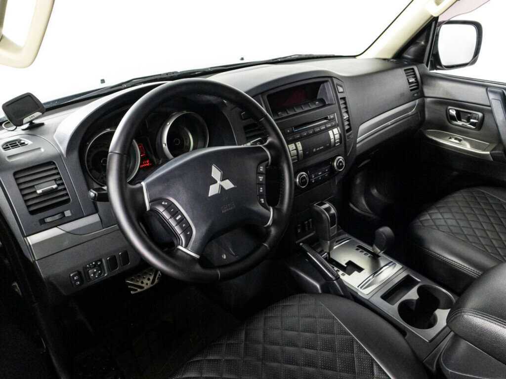Купить Mitsubishi Pajero с пробегом. Фото: #15