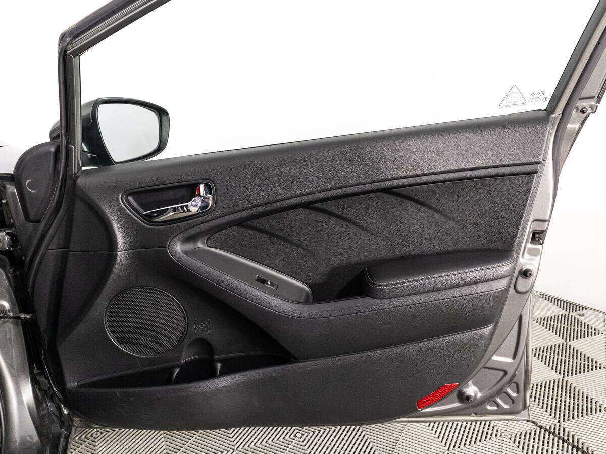 Купить Kia Cerato с пробегом. Фото: #26