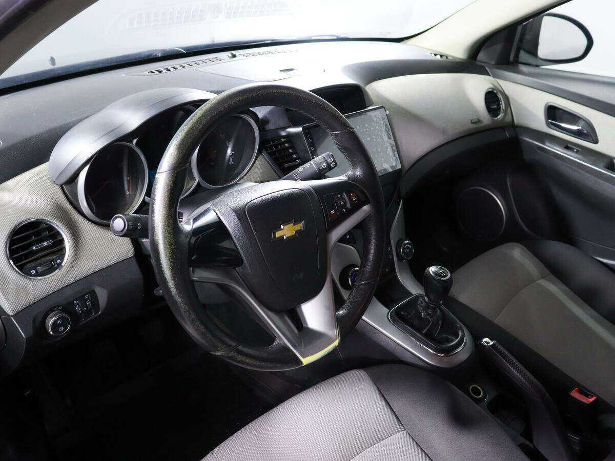 Купить Chevrolet Cruze с пробегом. Фото: #11