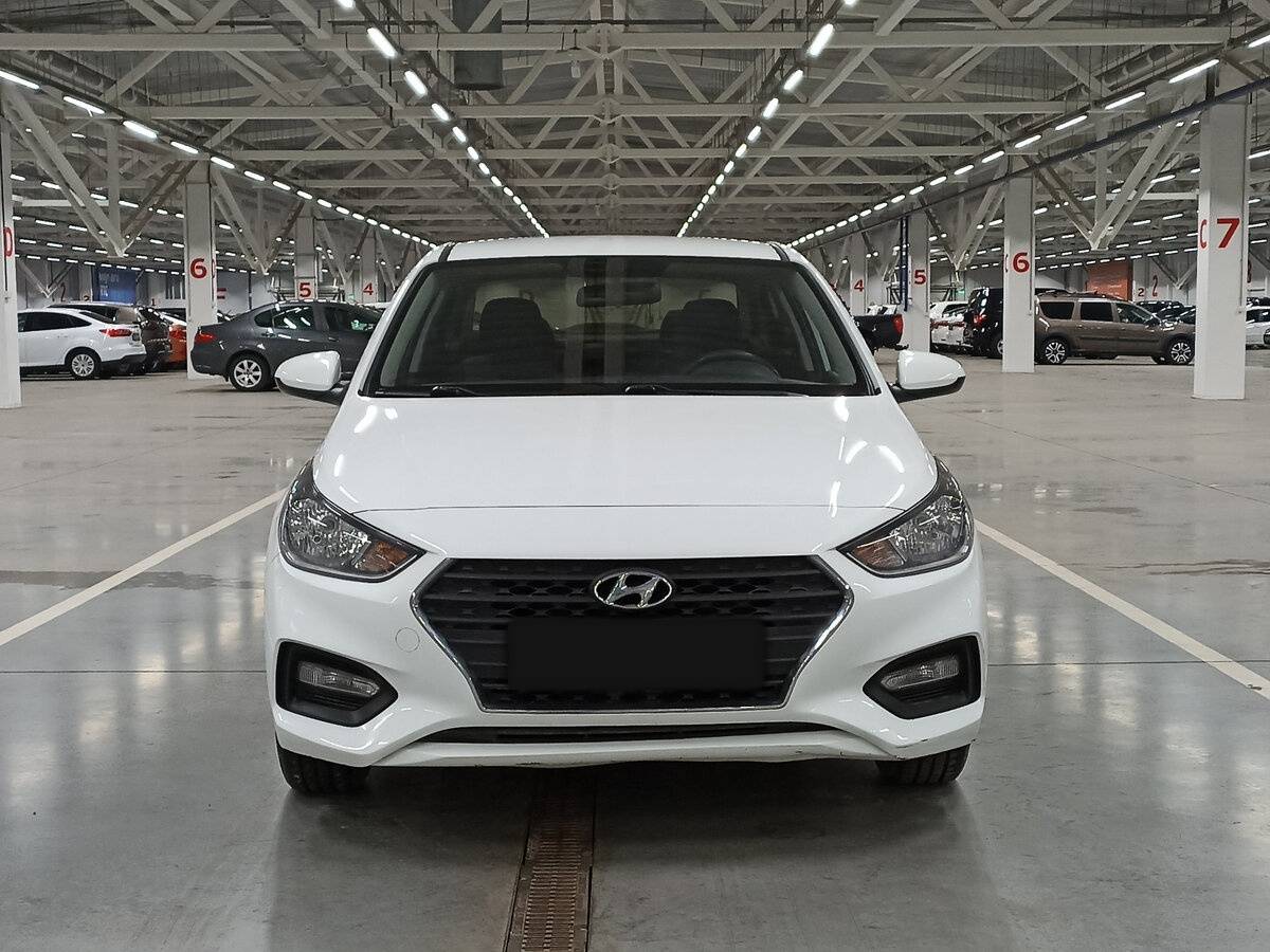 Купить Hyundai Solaris с пробегом. Фото: #1