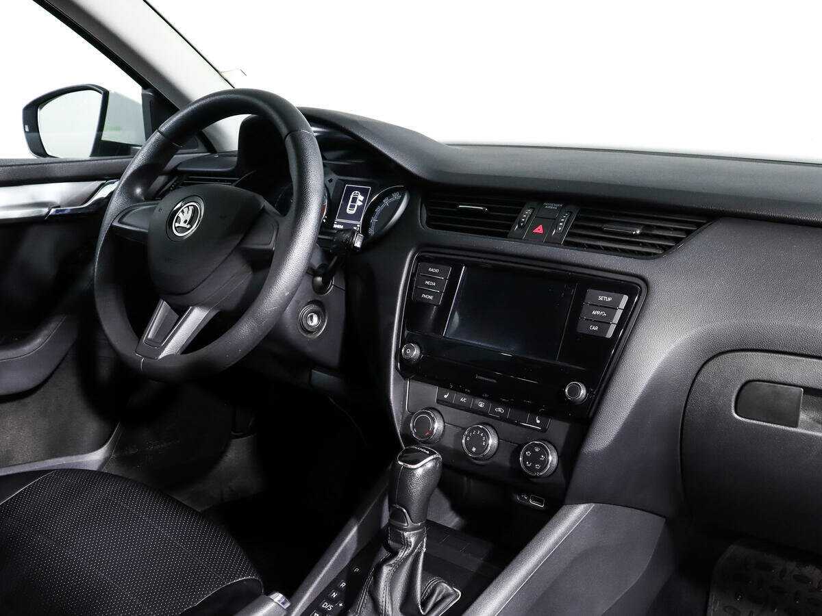 Купить Skoda Octavia с пробегом. Фото: #6