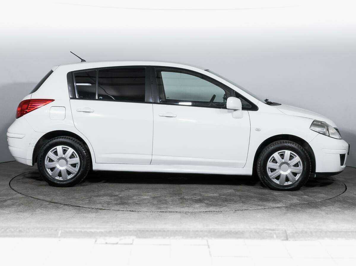Купить Nissan Tiida с пробегом. Фото: #3