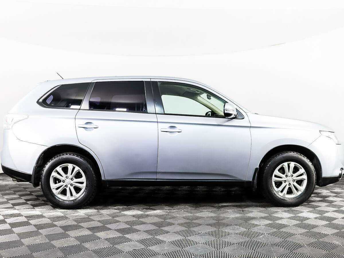 Купить Mitsubishi Outlander с пробегом. Фото: #3