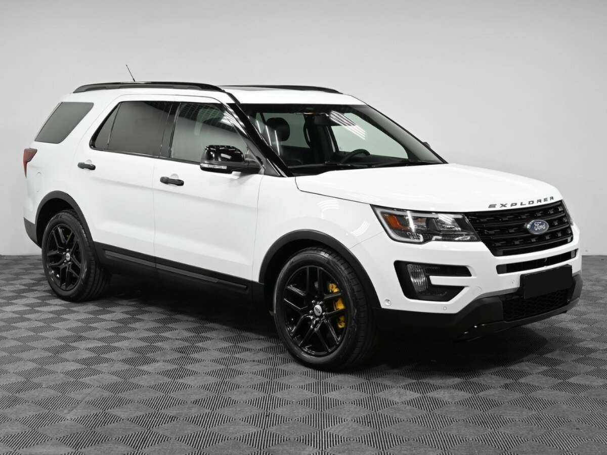 Купить Ford Explorer с пробегом. Фото: #2