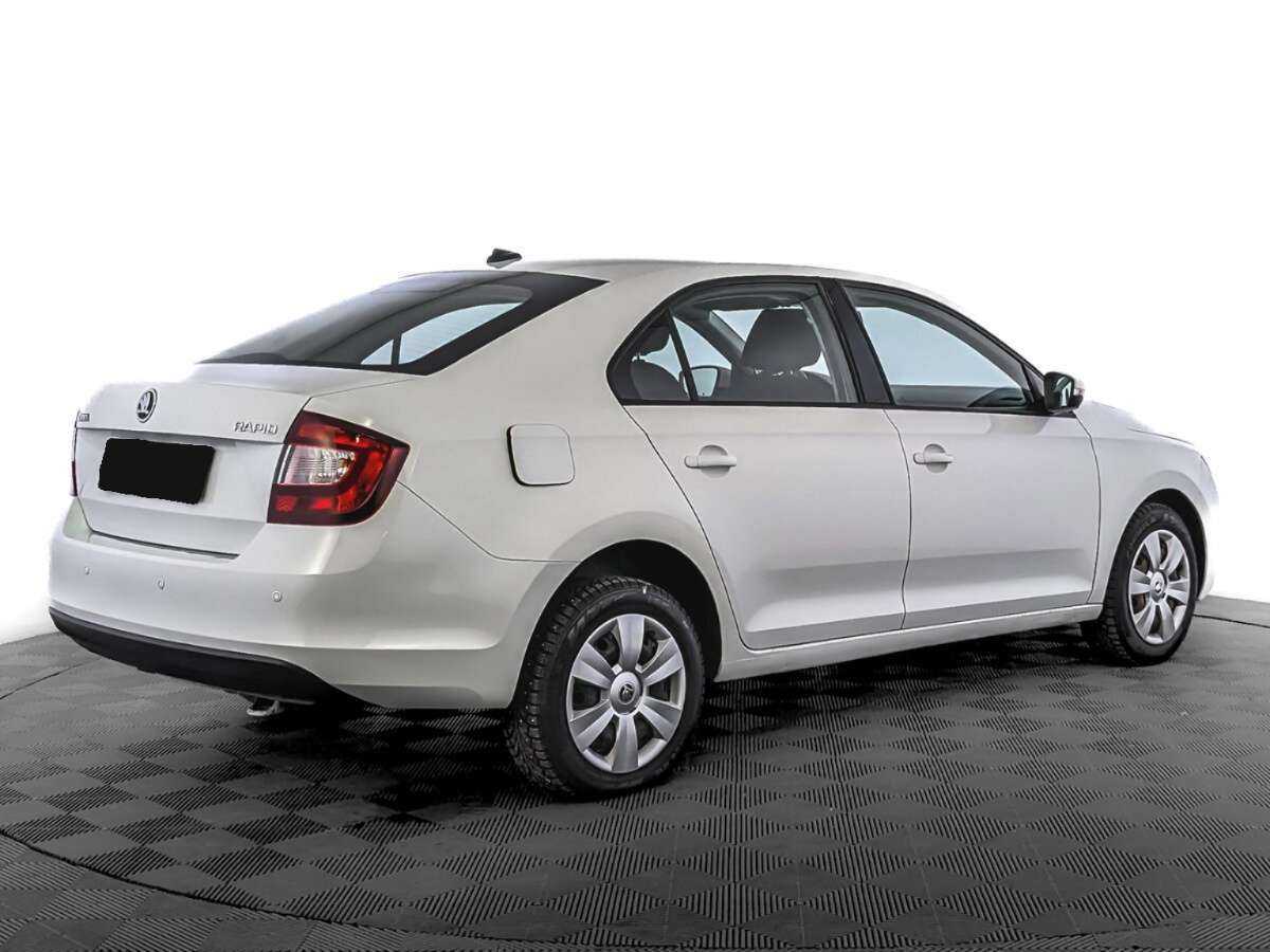 Купить Skoda Rapid с пробегом. Фото: #4
