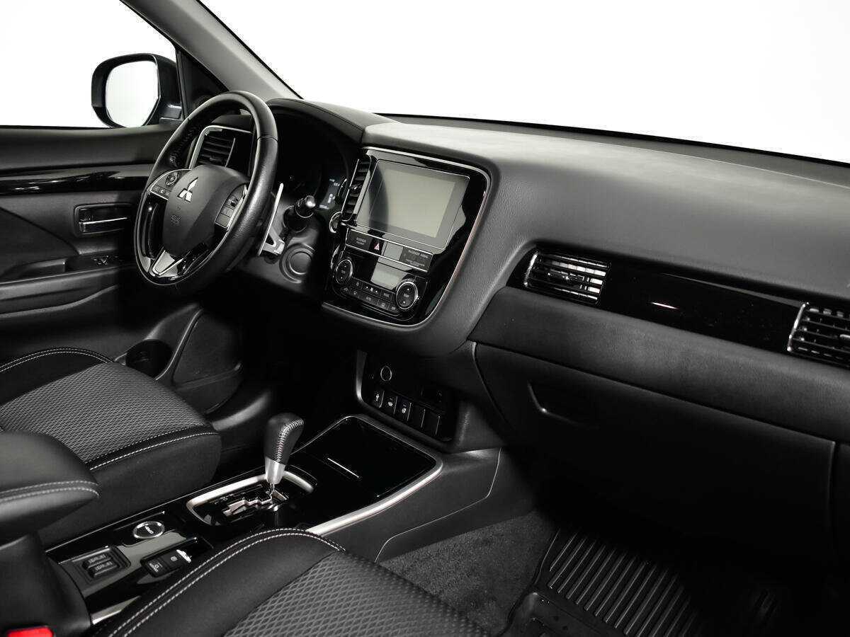 Купить Mitsubishi Outlander с пробегом. Фото: #8