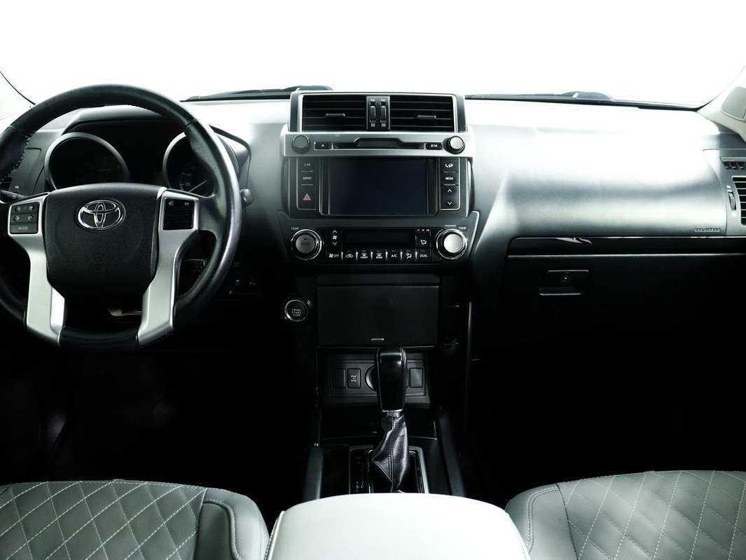 Купить Toyota Land Cruiser Prado с пробегом. Фото: #10