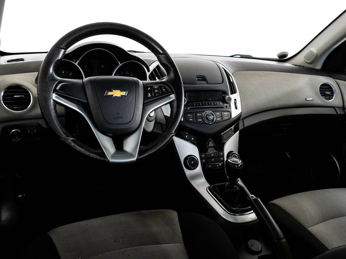 Купить Chevrolet Cruze с пробегом. Фото: #10
