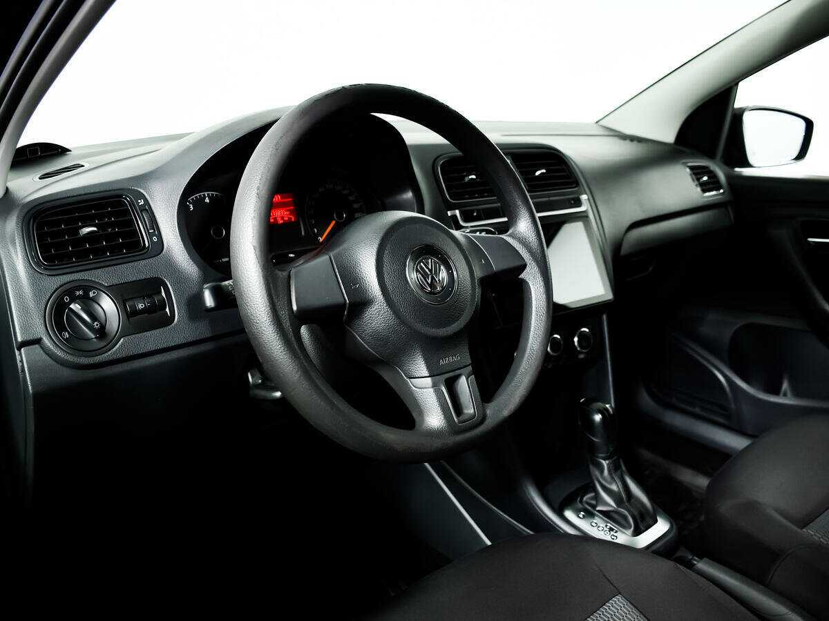 Купить Volkswagen Polo с пробегом. Фото: #12