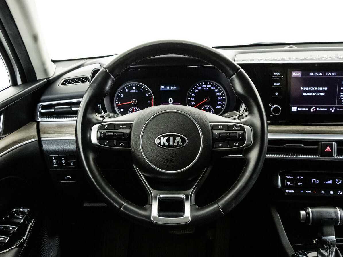 Купить Kia K5 с пробегом. Фото: #9