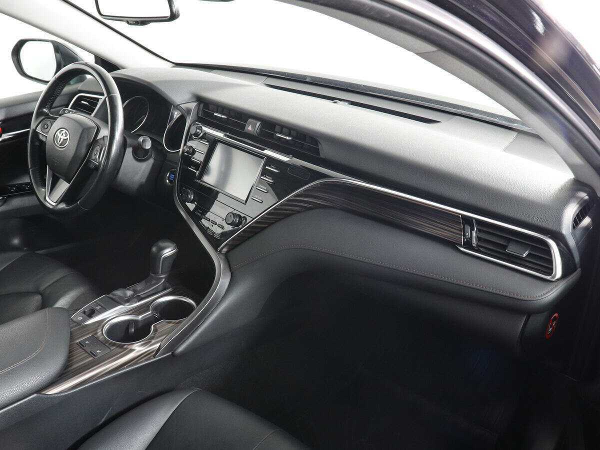Купить Toyota Camry с пробегом. Фото: #9