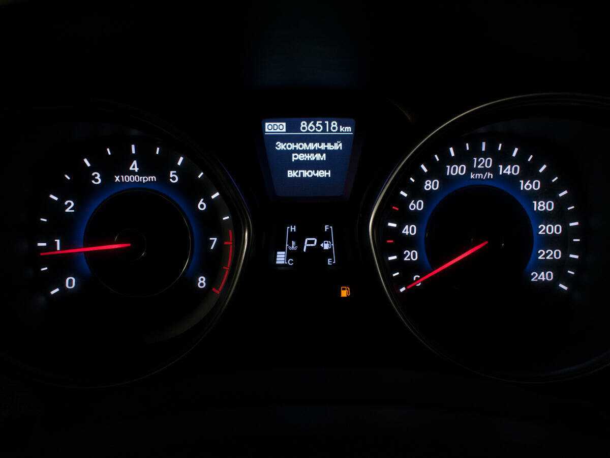 Купить Hyundai Elantra с пробегом. Фото: #10