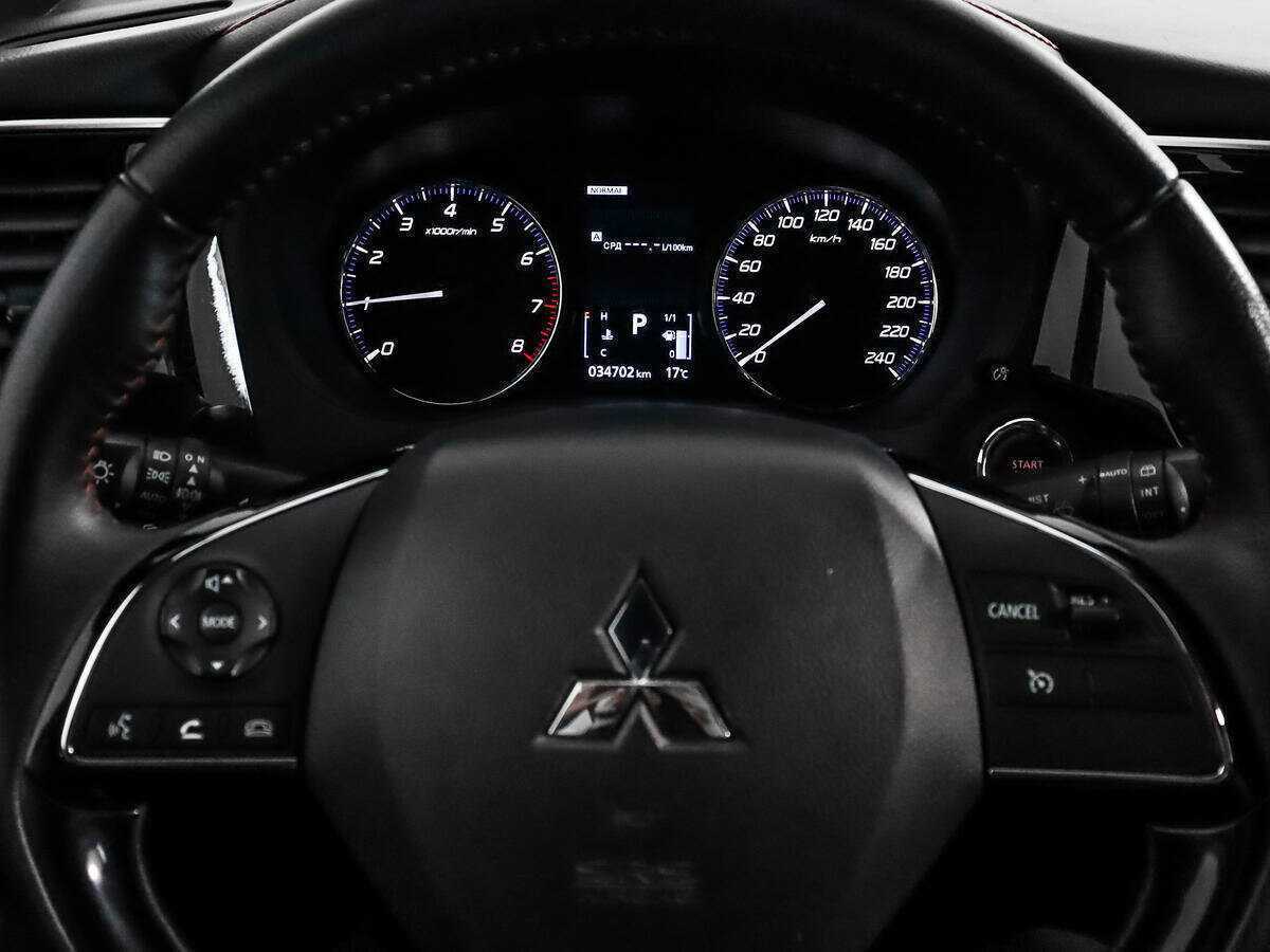 Купить Mitsubishi Outlander с пробегом. Фото: #17
