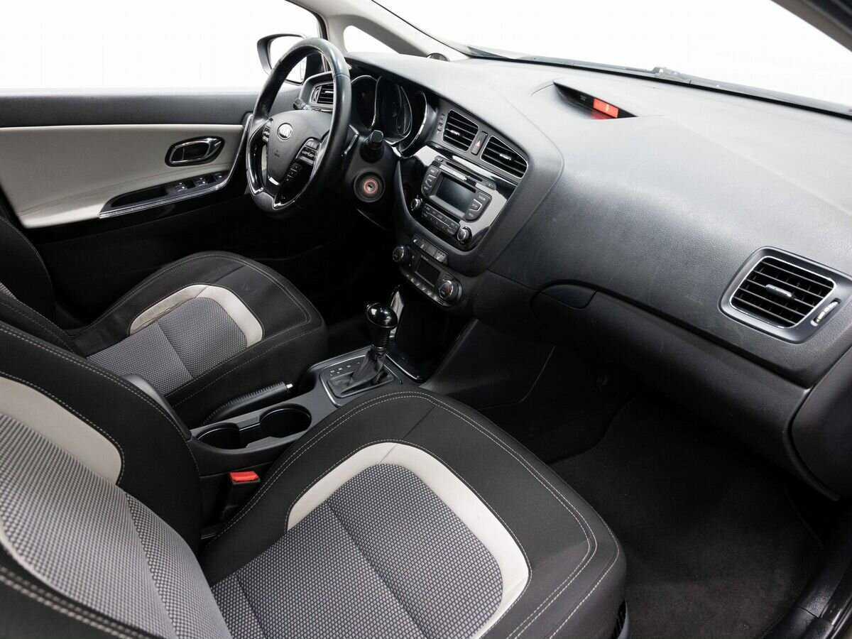 Купить Kia Ceed с пробегом. Фото: #10