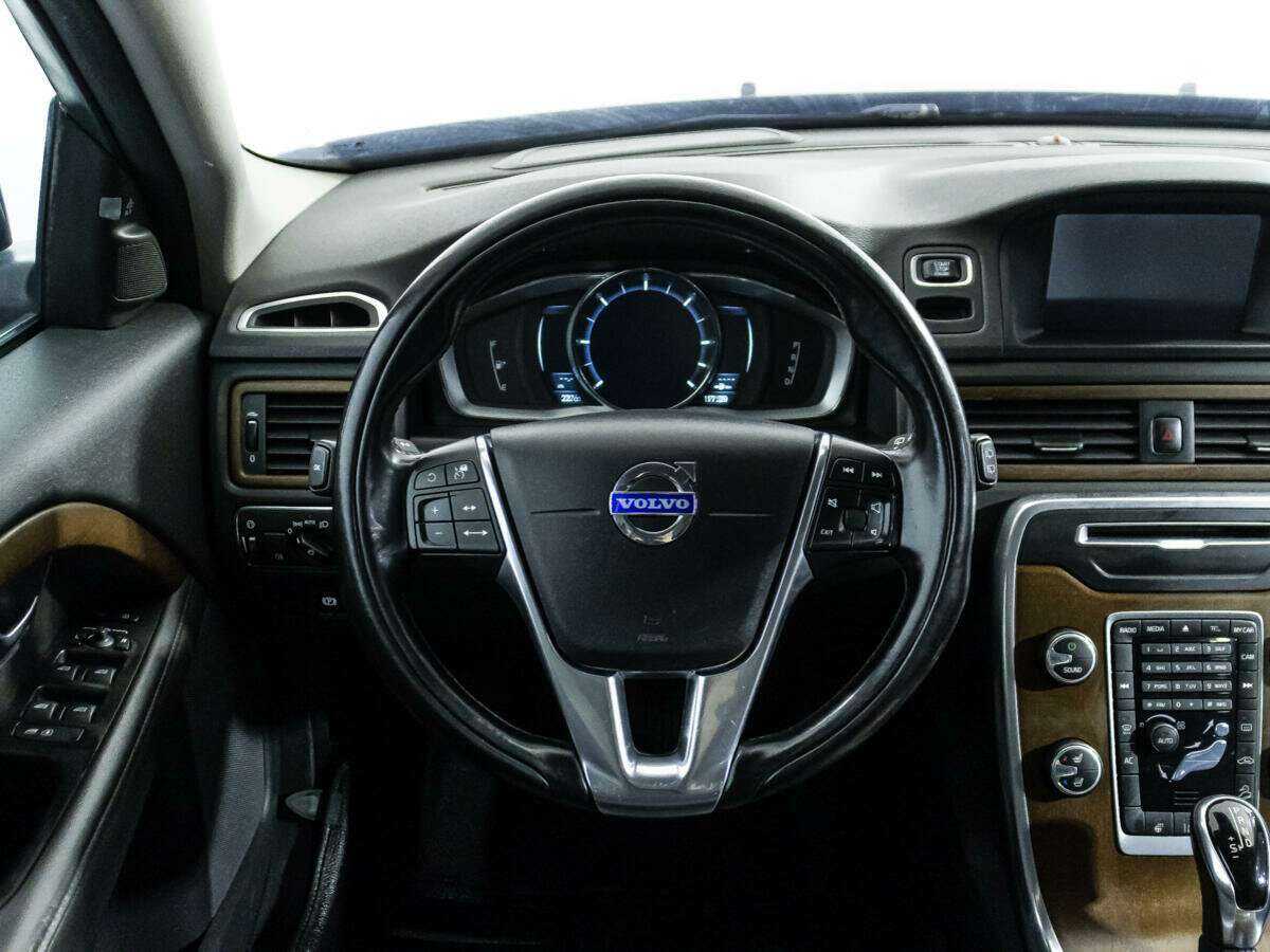 Купить Volvo XC70 с пробегом. Фото: #20